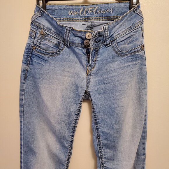 Wallflower Light Blue Low-Rise Skinny Jeans Embroidered Pockets - (0 Juniors) - Picture 5 of 13